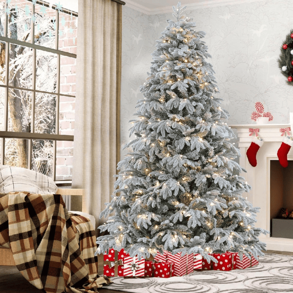 Traditional Prelit Artificial Christmas Tree